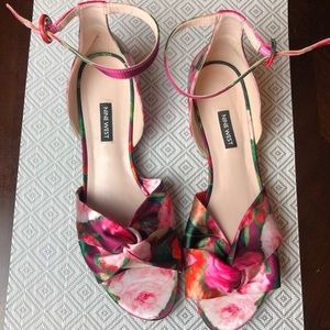 Floral flat sandals